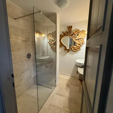 Con Vista Mare E Piscina, Costa Smeralda Marinella (Sardinia)