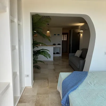 Marinella Con Vista Mare E Piscina, Costa Smeralda Apartment
