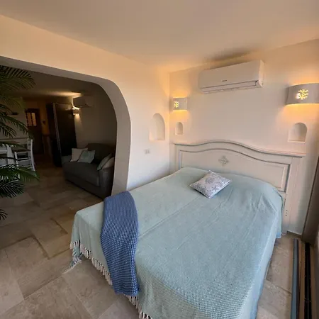 Con Vista Mare E Piscina, Costa Smeralda アパート マリネッラ